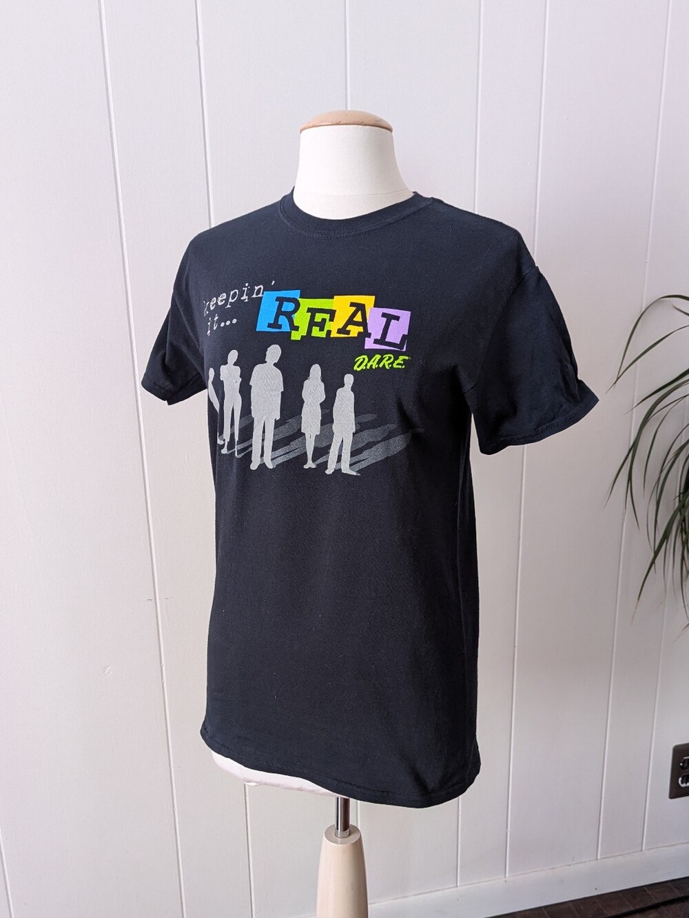 D.A.R.E. Keepin' It Real Graphic T-shirt Size S